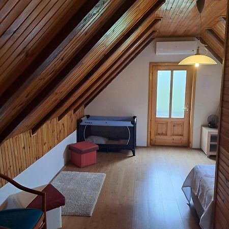 Guesthouse Andrea 波利亚纳克 外观 照片