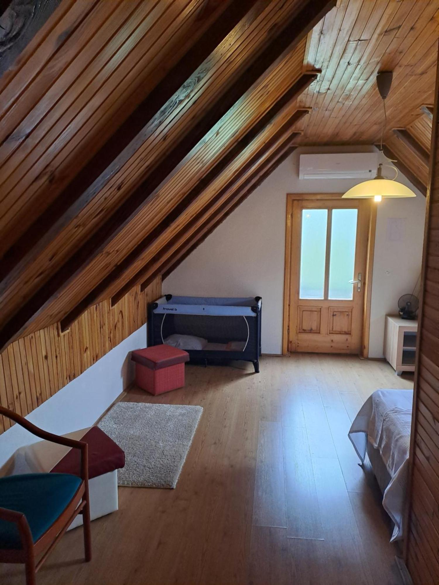 Guesthouse Andrea 波利亚纳克 外观 照片