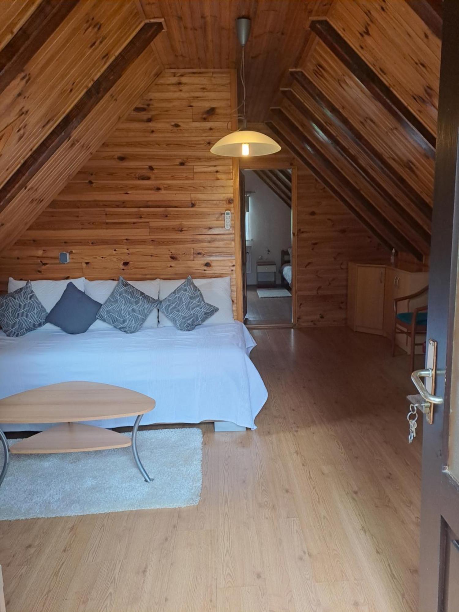 Guesthouse Andrea 波利亚纳克 外观 照片