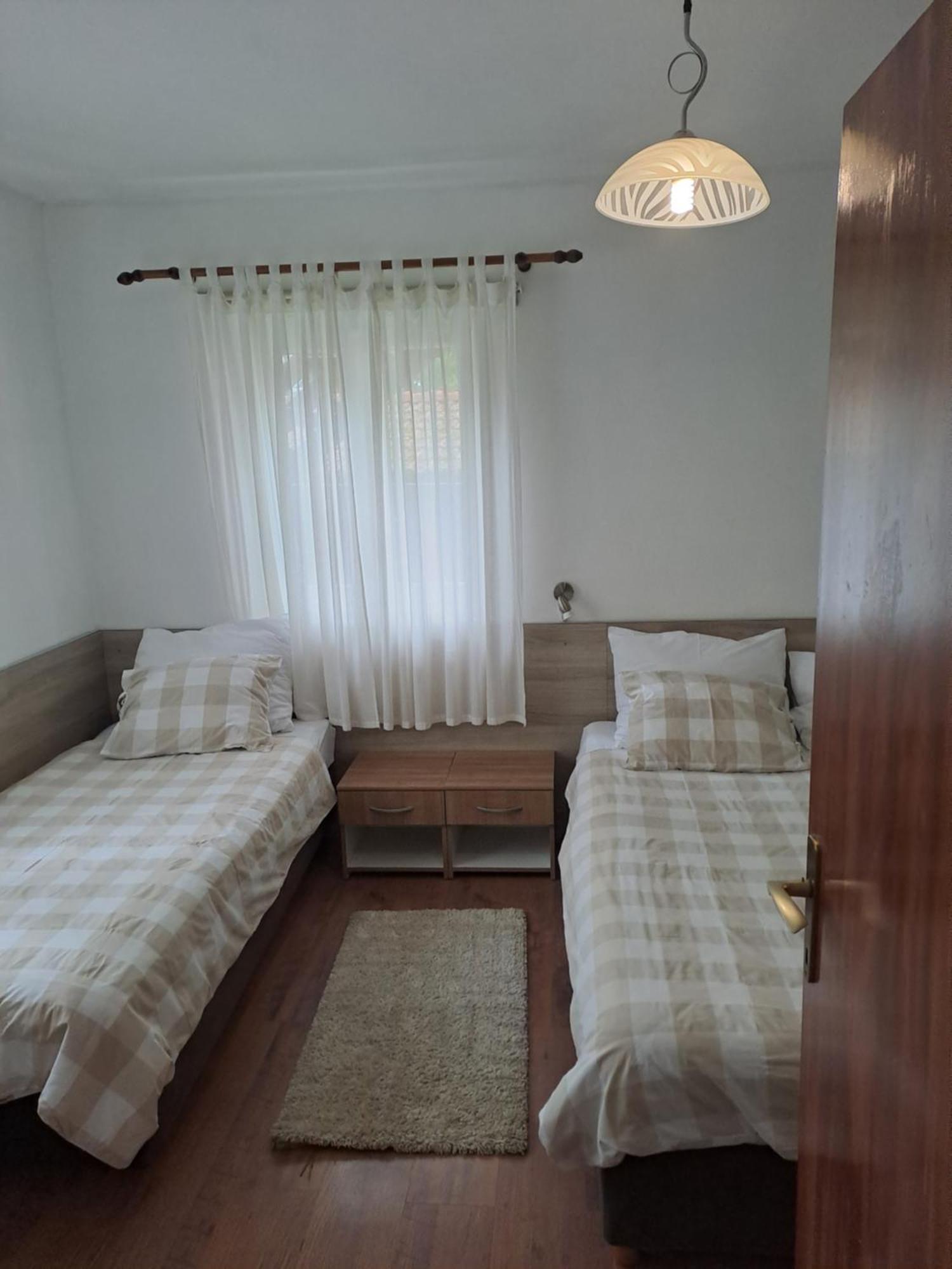 Guesthouse Andrea 波利亚纳克 外观 照片