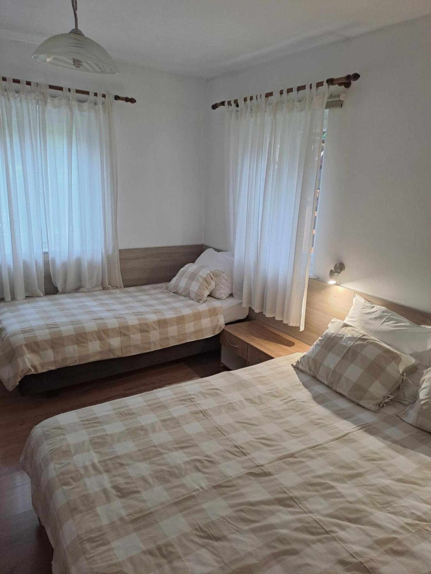 Guesthouse Andrea 波利亚纳克 外观 照片