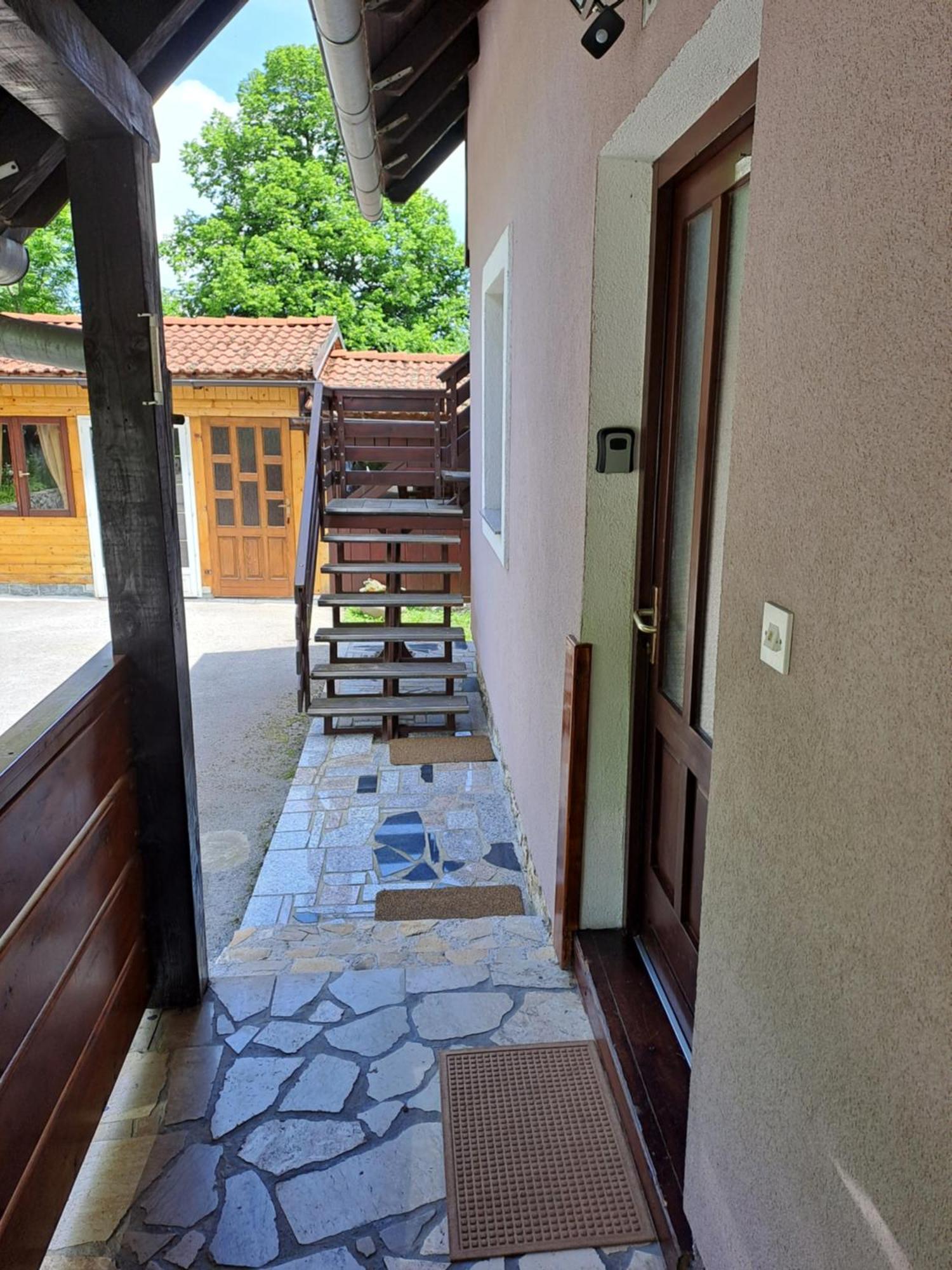 Guesthouse Andrea 波利亚纳克 外观 照片